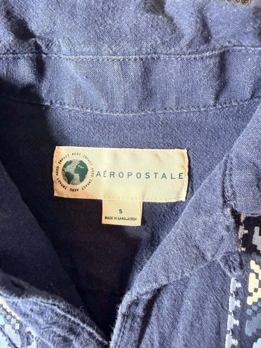 Aeropostale Short Sleeve Guayabera Shirt Size S Blue - Picture 2 of 5